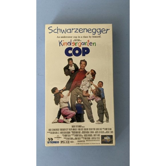 Factory Sealed Kindergarten Cop (VHS, 1991) Arnold Schwarzenegger - Picture 1 of 3